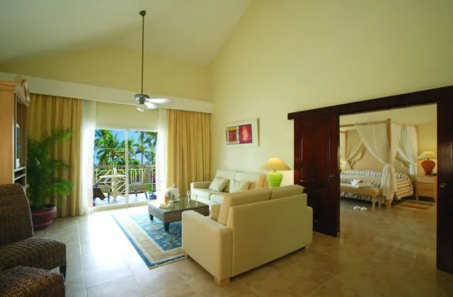 Majestic Colonial Punta Cana suite luxe salon